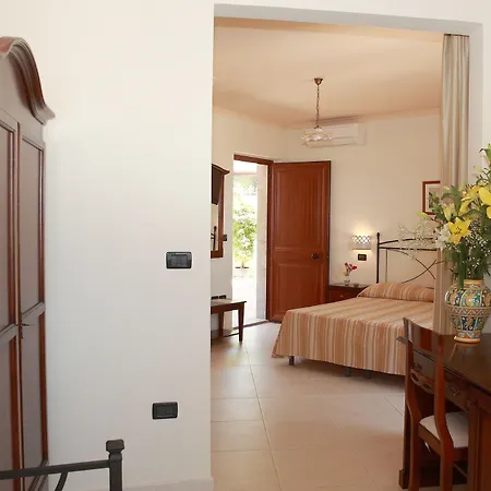 Cristina فندق مبيت وإفطار 4*