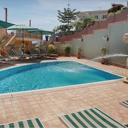 Cristina Bed & Breakfast 3*
