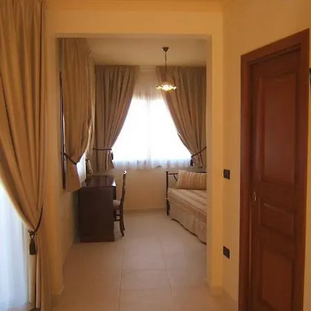 فندق مبيت وإفطار Cristina 4*